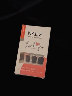 Press-On Manicure Kit - Black & Rose Gold Accents
